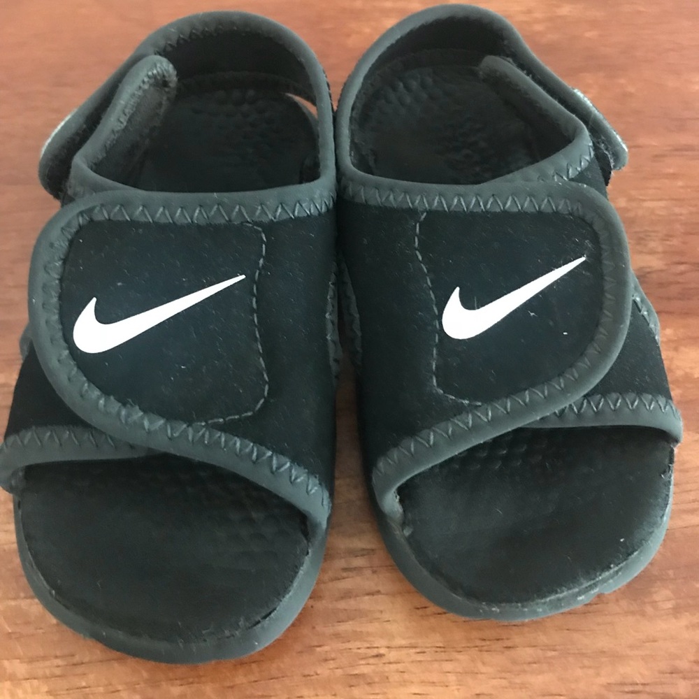 Toddler boys Nike sandals